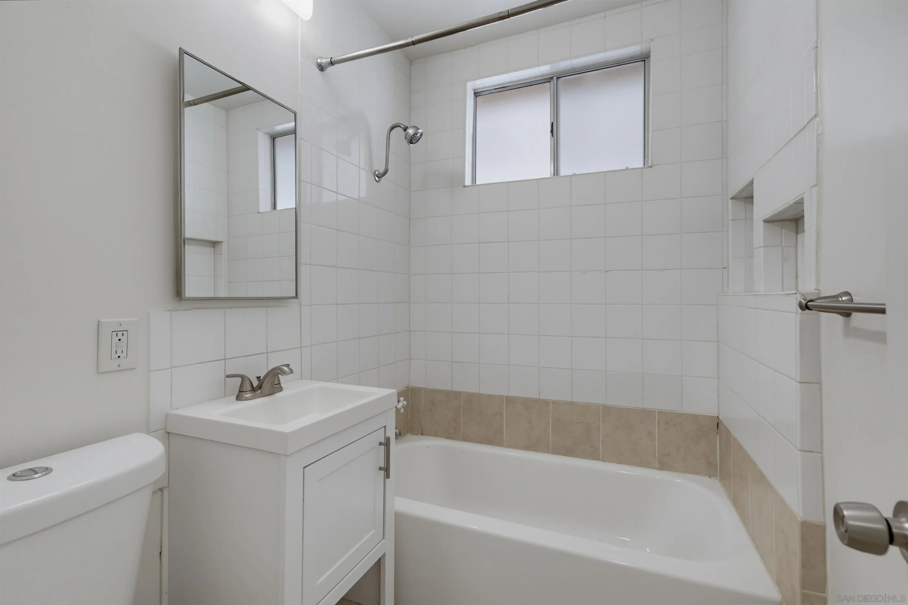 1090 Gardena Road Encinitas, CA 92024 - Photo 8 of 11