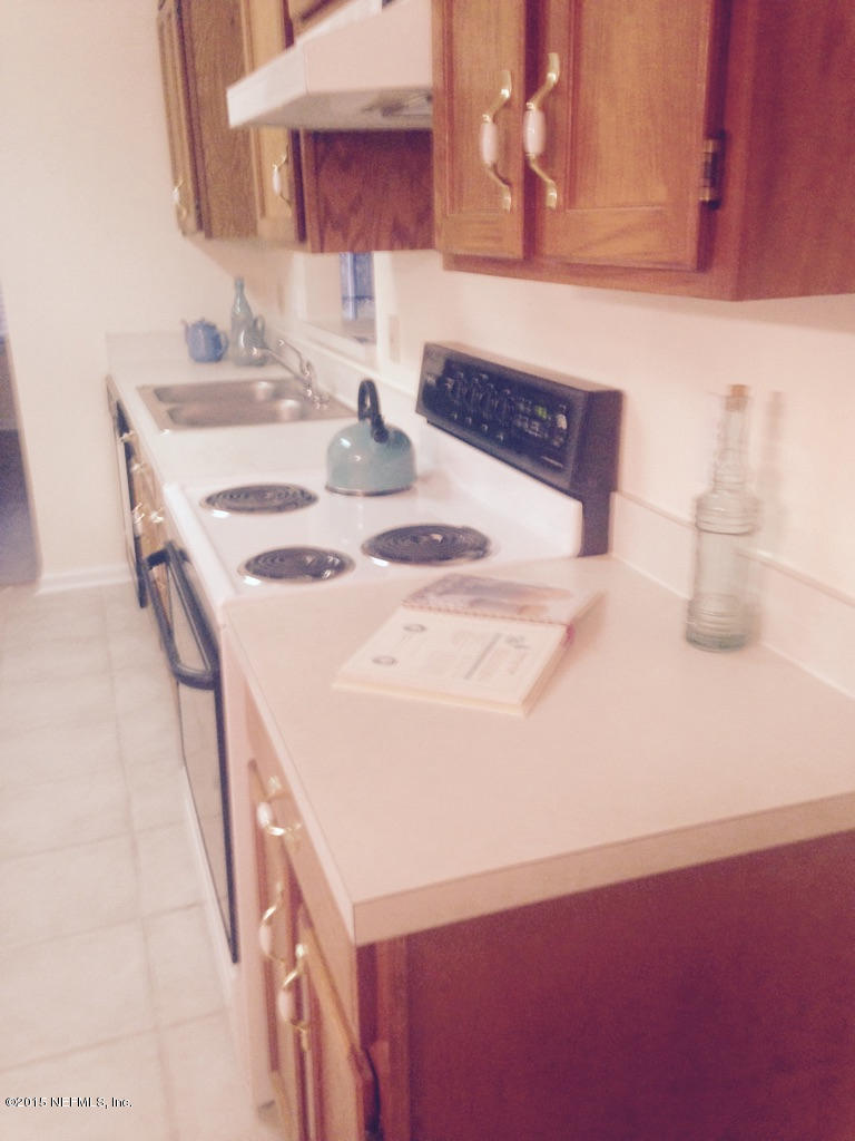 3182 Old Acosta Road Jacksonville, FL 32223 - Photo 9 of 25 Kitchen1