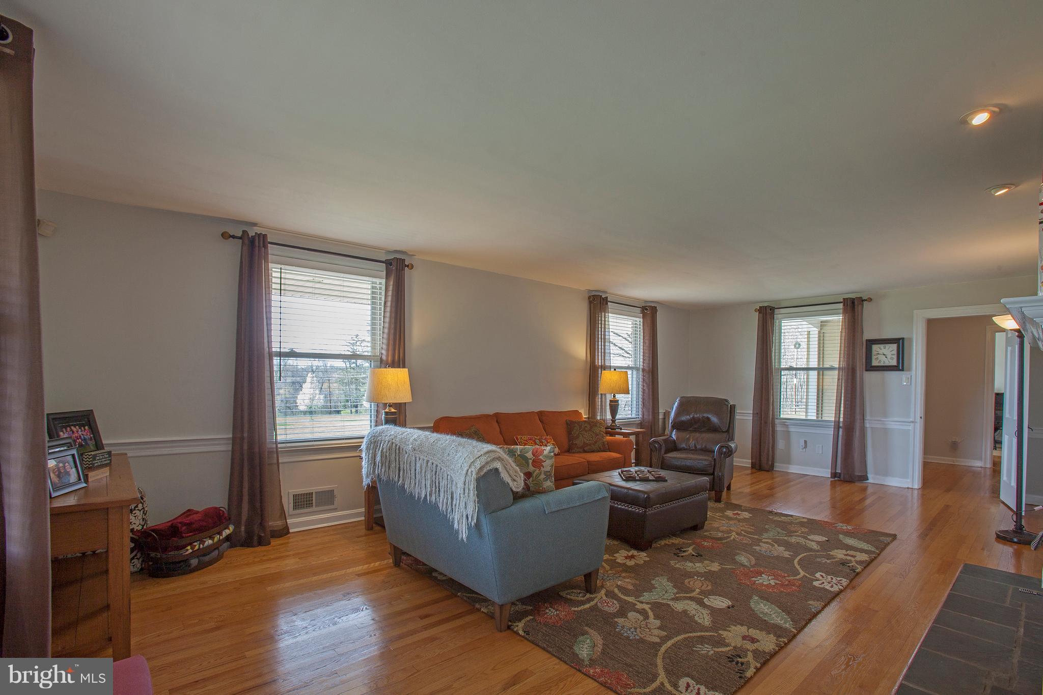 1606 Elephant Road Perkasie, PA 18944 - Photo 13 of 30 Living Room