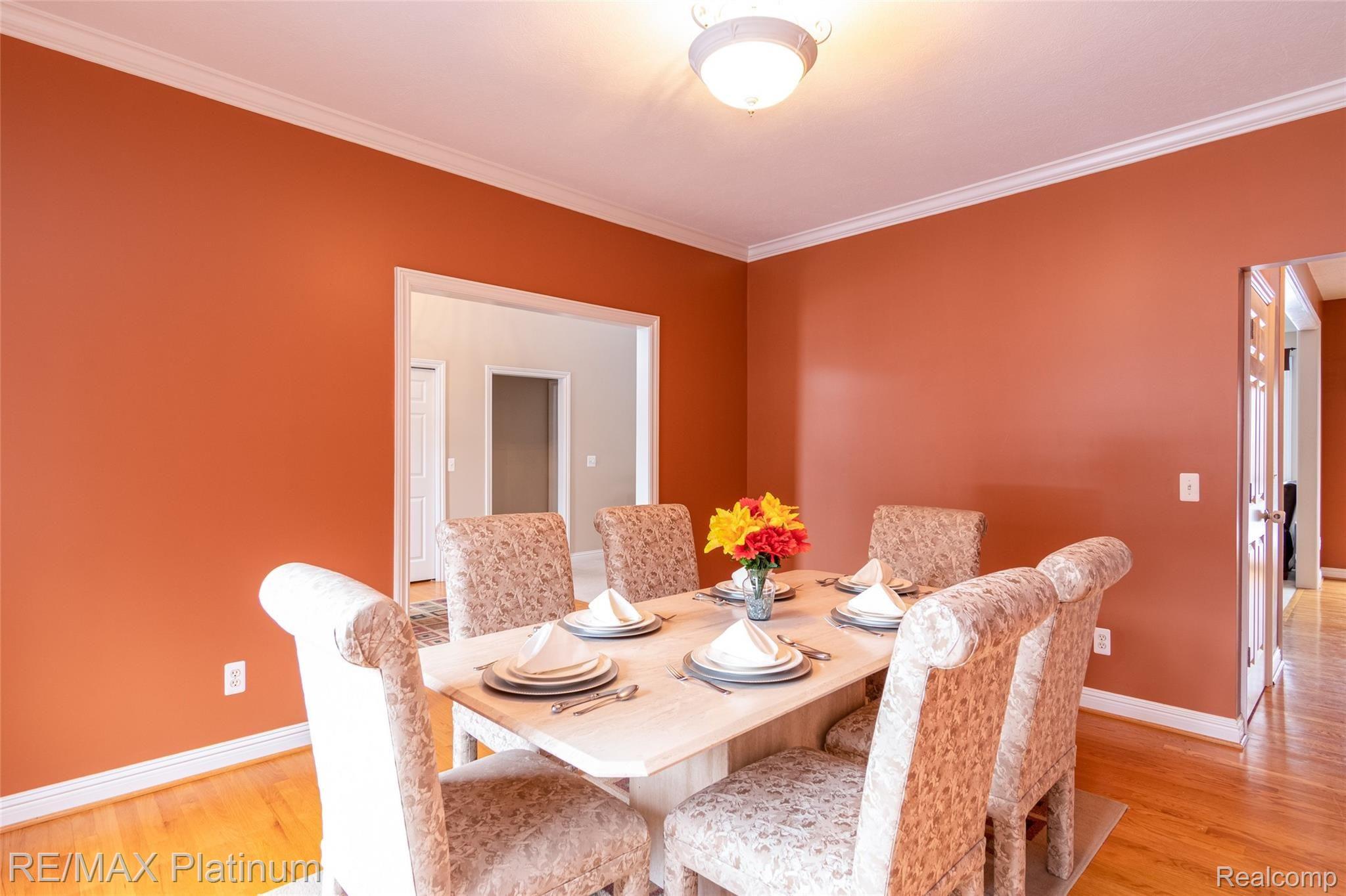 494 Timbermill Lane Howell, MI 48843 - Photo 17 of 42 Dining Room