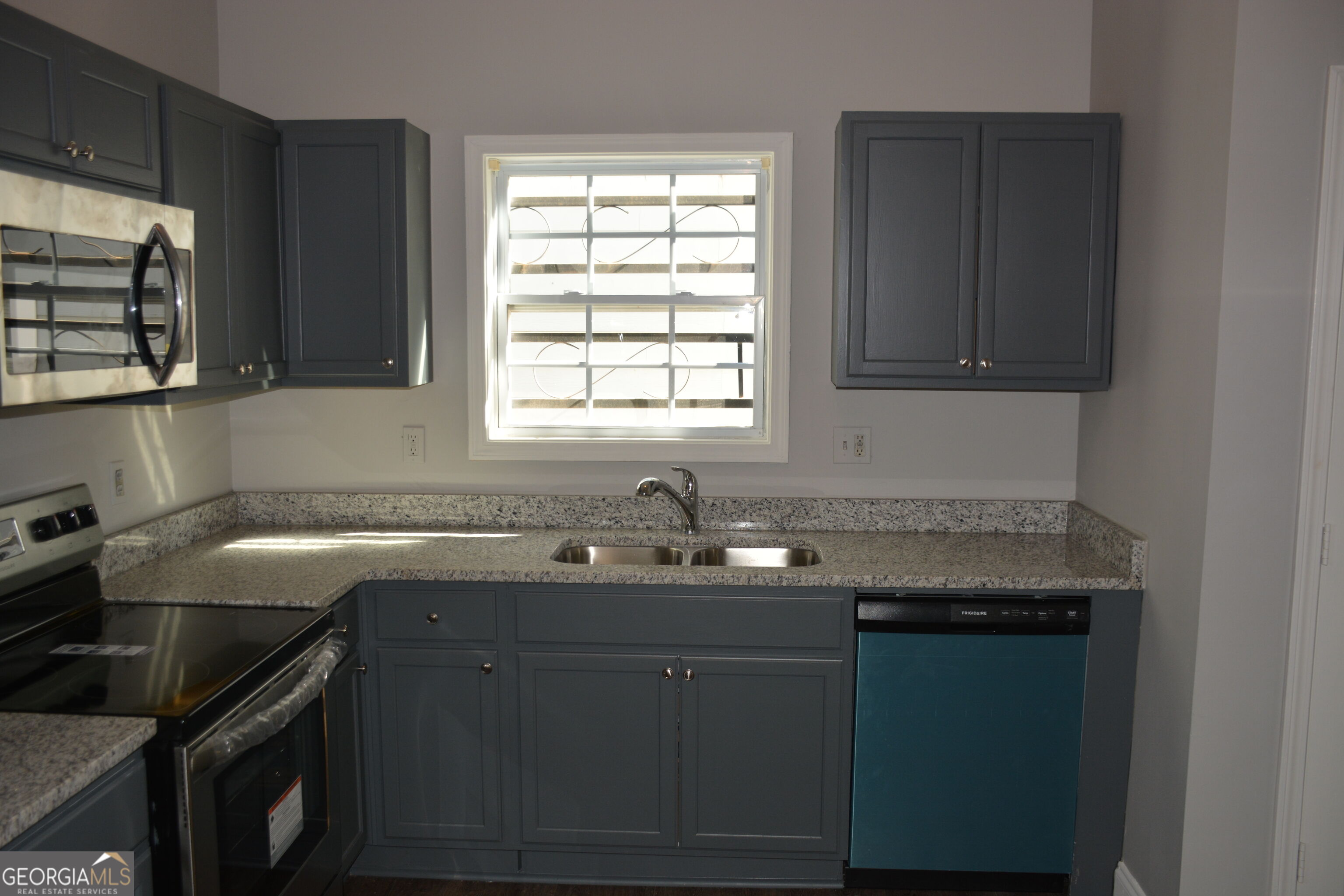 910 McDaniel Street Southwest Atlanta, GA 30310 - Photo 8 of 14 Gallery Image 8