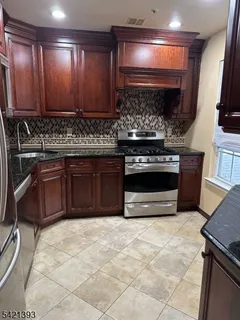 $599,999 | 1026 Castle Road, Mahwah, NJ 07430