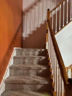 $599,999 | 1026 Castle Road, Mahwah, NJ 07430