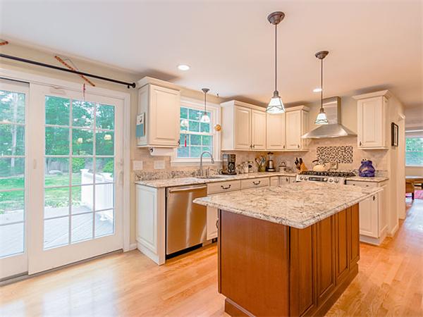 130 Holly Road Marshfield, MA 02050 - Photo 10 of 30 Gallery Image 10