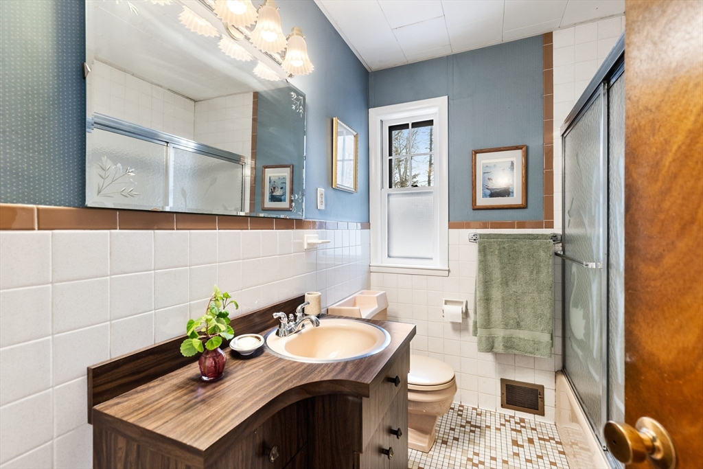 67 Lowell Street Lexington, MA 02420 - Photo 20 of 41