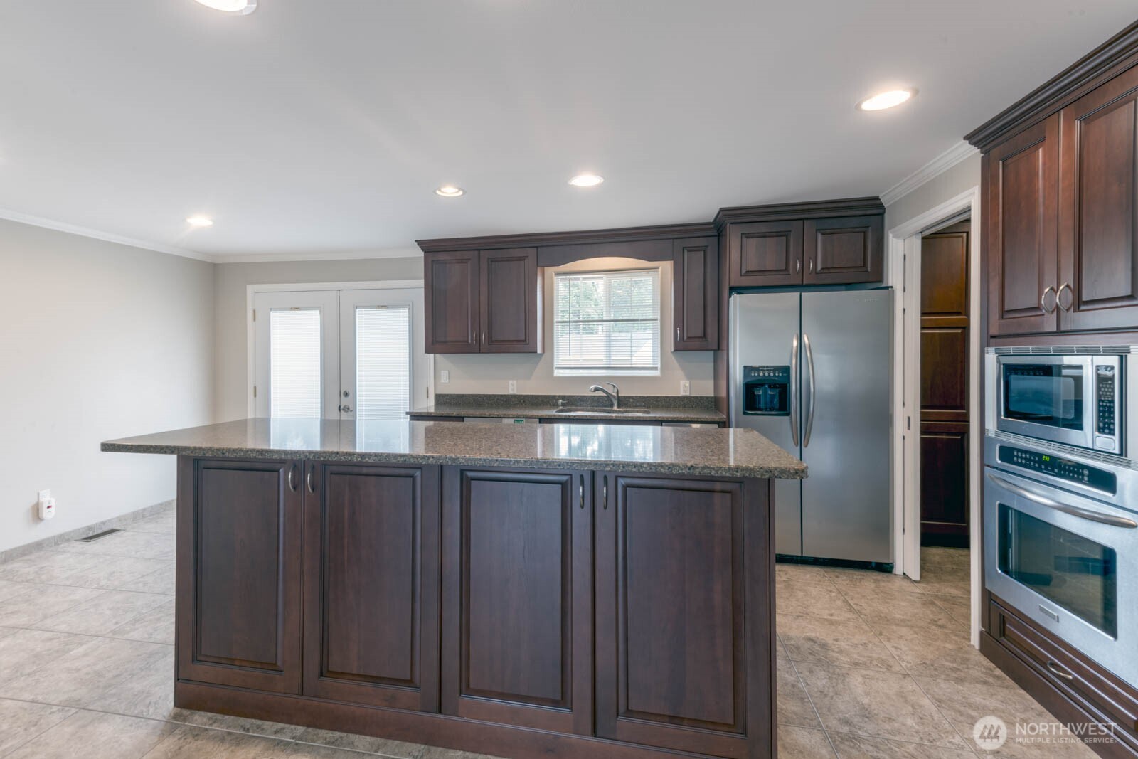 5207 Erlands Point Road Northwest Bremerton, WA 98312 - Photo 13 of 37