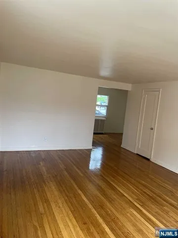 $1,900 | 29 West Passaic Street, Maywood, NJ 07607