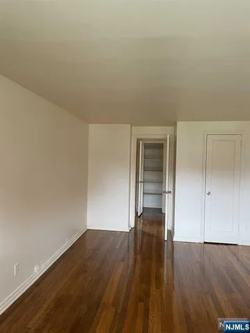 $1,900 | 29 West Passaic Street, Maywood, NJ 07607