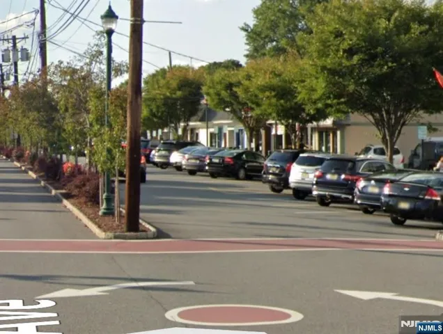 $1,900 | 29 West Passaic Street, Maywood, NJ 07607