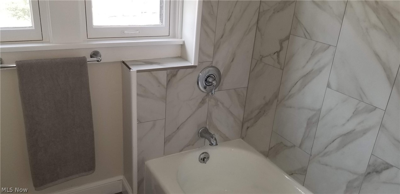 4504 Telhurst Road Cleveland, OH 44121 - Photo 26 of 35