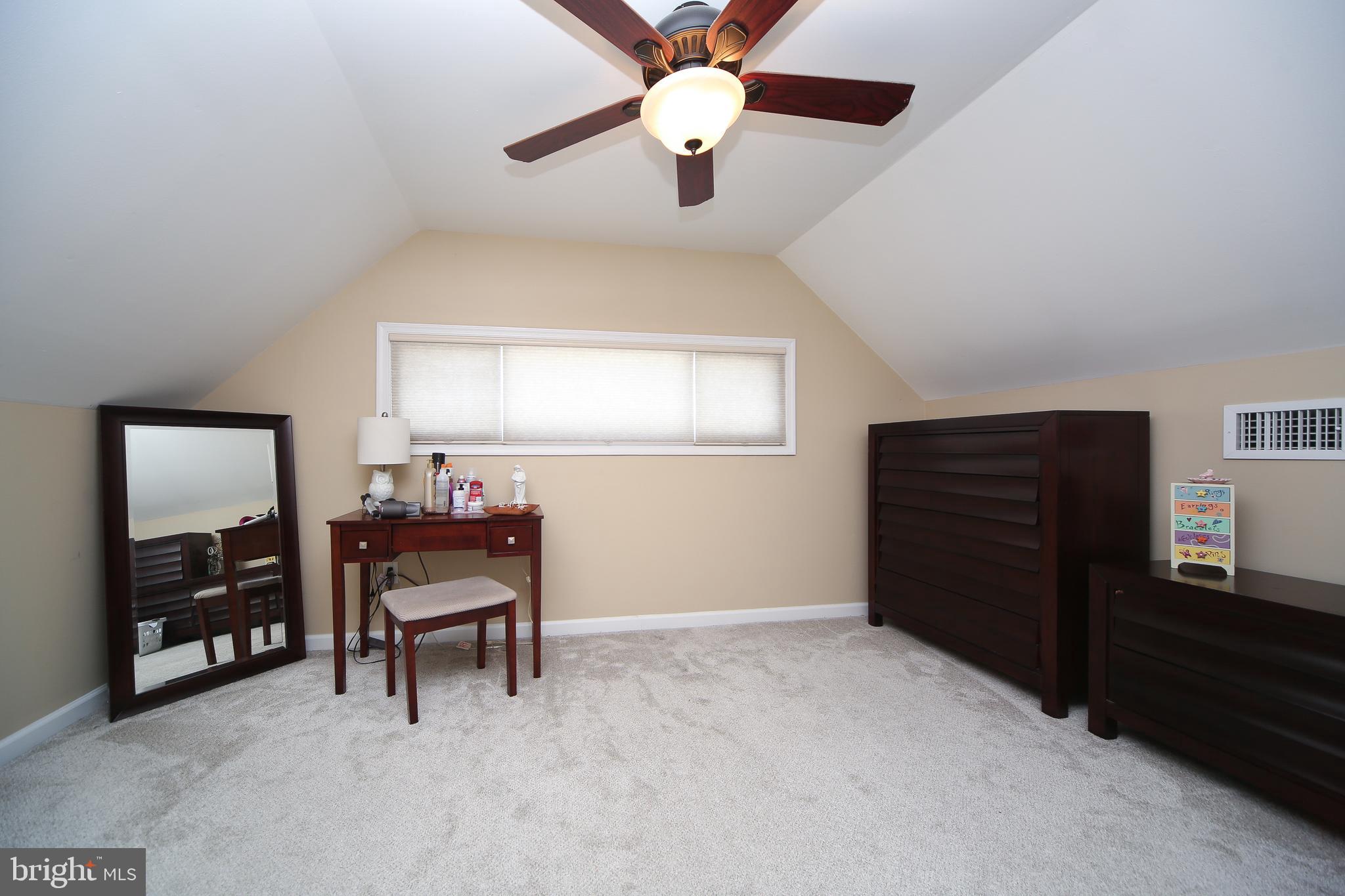 31 Canyon Road Levittown, PA 19057 - Photo 16 of 23 Gallery Image 16