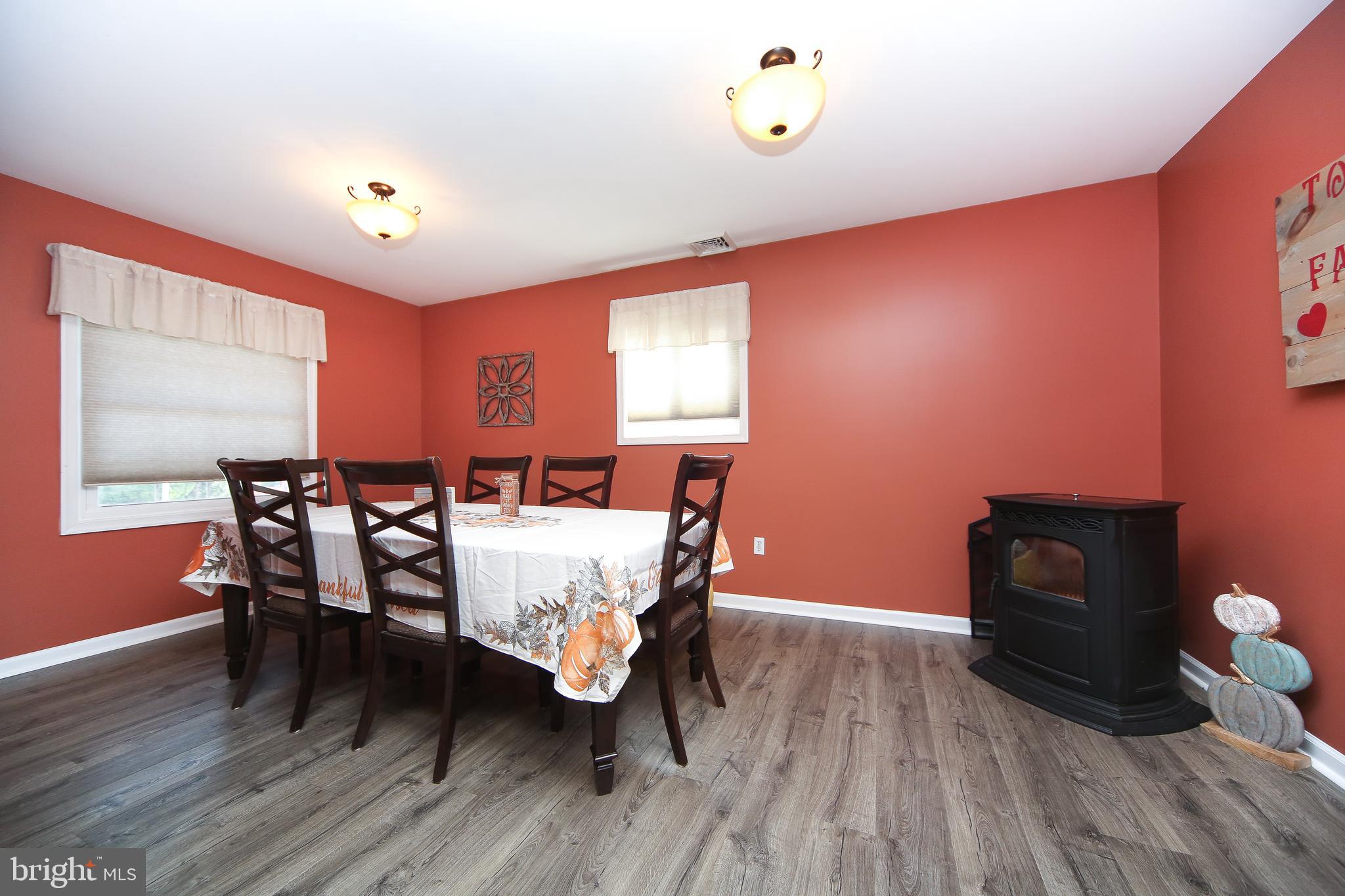 31 Canyon Road Levittown, PA 19057 - Photo 8 of 23 Gallery Image 8