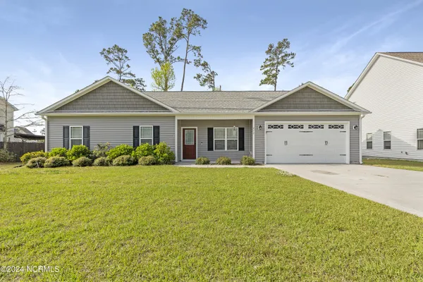 $1,950 | 272 Marsh Haven Drive, Sneads Ferry, NC 28460
