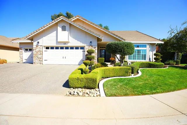 a view of a house with a outdoor space