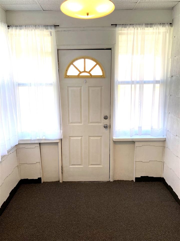 324 Sumner Street Waterloo, IA 50703 - Photo 2 of 22 Gallery Image 2
