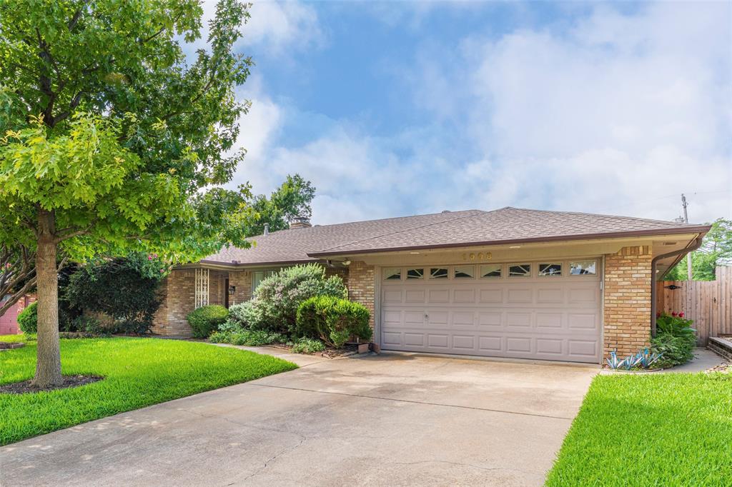 1008 Rocky Canyon Road Arlington, TX 76012 - Photo 3 of 37
