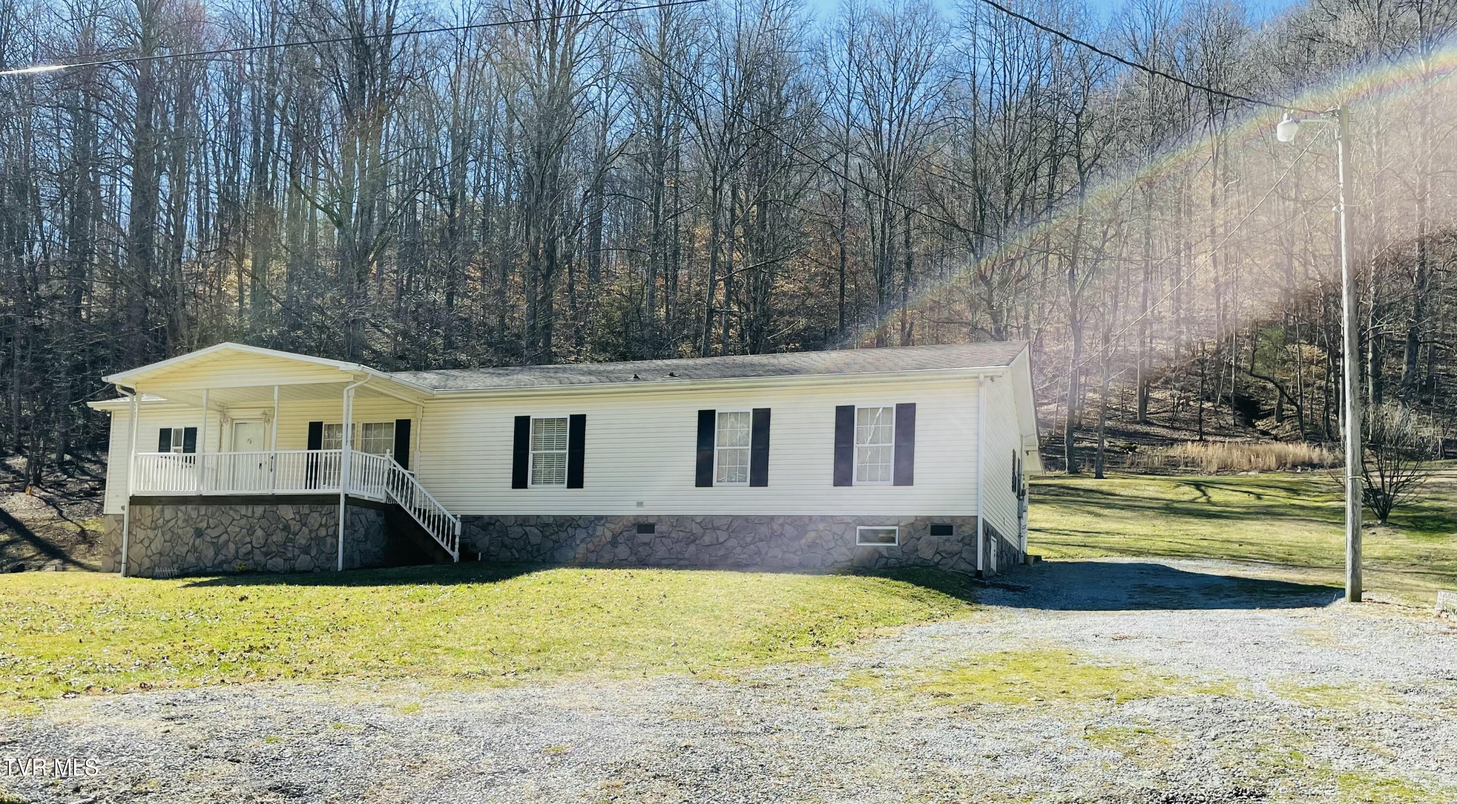 4119 Moneyhun Road Appalachia, VA 24216 - Photo 5 of 46 IMG_2400