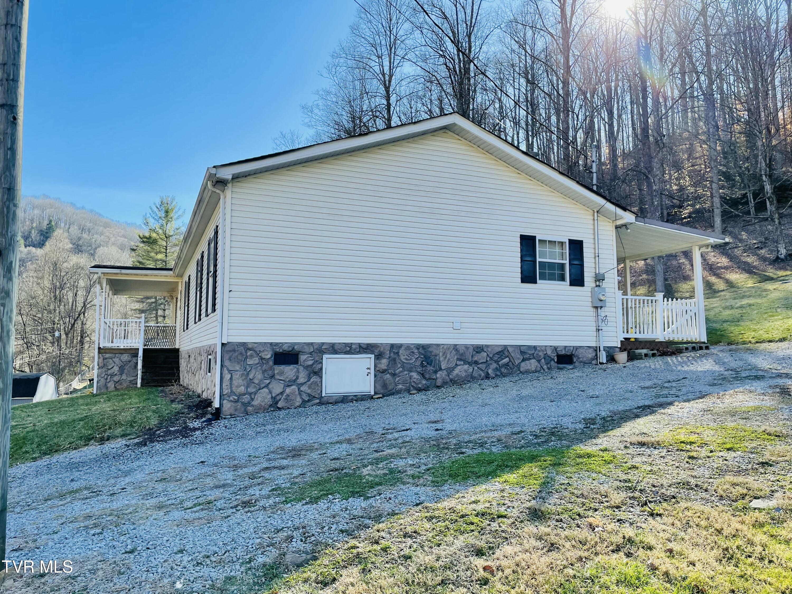 4119 Moneyhun Road Appalachia, VA 24216 - Photo 6 of 46 IMG_2439