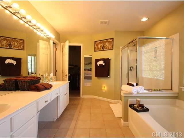 2201 Winthorp Ridge Road Charlotte, NC 28270 - Photo 10 of 16 Gallery Image 10