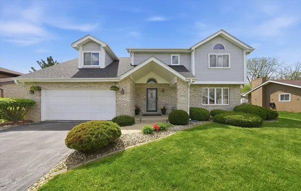 $349,900 | 3552 Fairway Drive, Crete, IL 60417