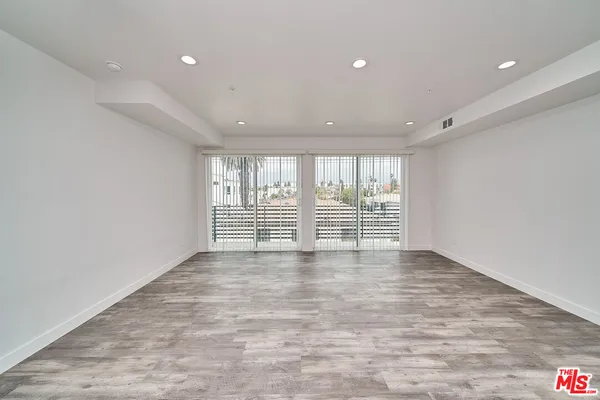 $20,000 | 603 West 41st Place, Los Angeles, CA 90037