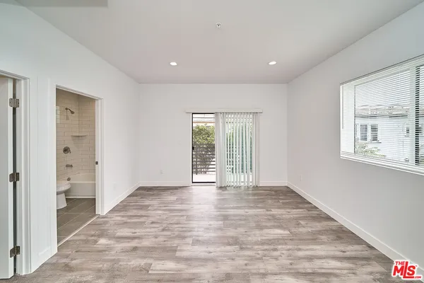 $20,000 | 603 West 41st Place, Los Angeles, CA 90037
