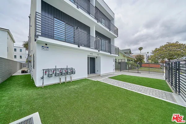 $20,000 | 603 West 41st Place, Los Angeles, CA 90037