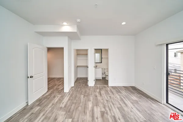 $20,000 | 603 West 41st Place, Los Angeles, CA 90037