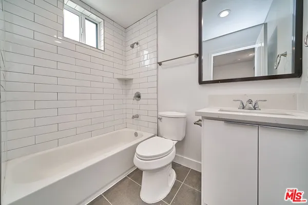 $20,000 | 603 West 41st Place, Los Angeles, CA 90037