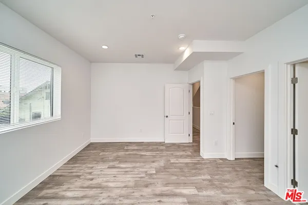 $20,000 | 603 West 41st Place, Los Angeles, CA 90037