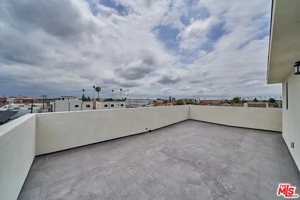 $20,000 | 603 West 41st Place, Los Angeles, CA 90037
