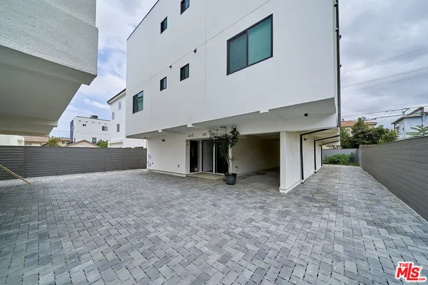 $20,000 | 603 West 41st Place, Los Angeles, CA 90037