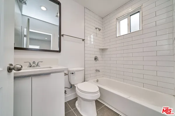 $20,000 | 603 West 41st Place, Los Angeles, CA 90037