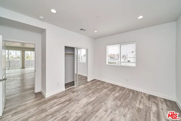 $20,000 | 603 West 41st Place, Los Angeles, CA 90037