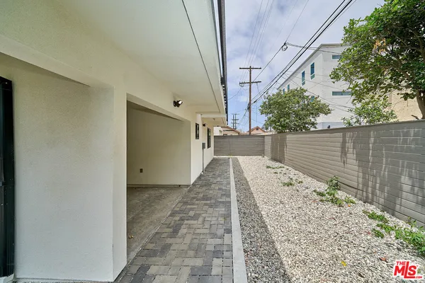 $20,000 | 603 West 41st Place, Los Angeles, CA 90037