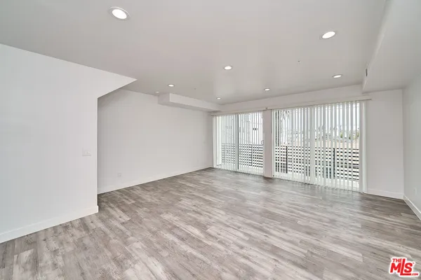 $20,000 | 603 West 41st Place, Los Angeles, CA 90037