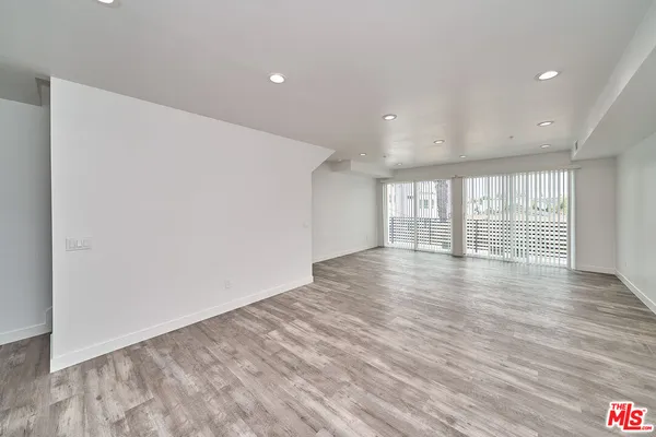 $20,000 | 603 West 41st Place, Los Angeles, CA 90037