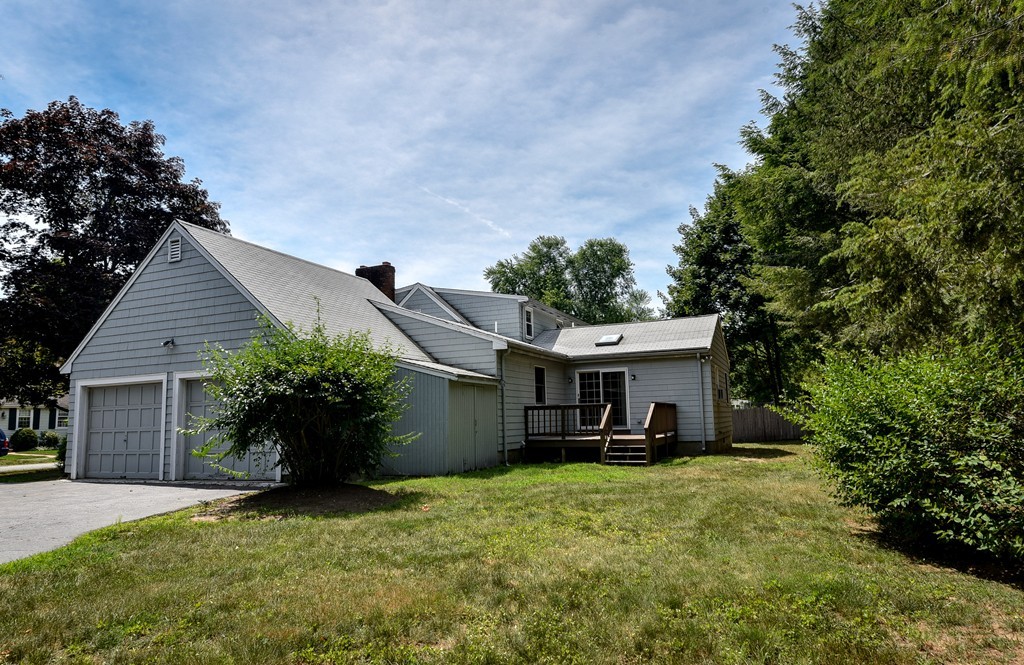 31 Stewart Road Needham, MA 02492 - Photo 3 of 22