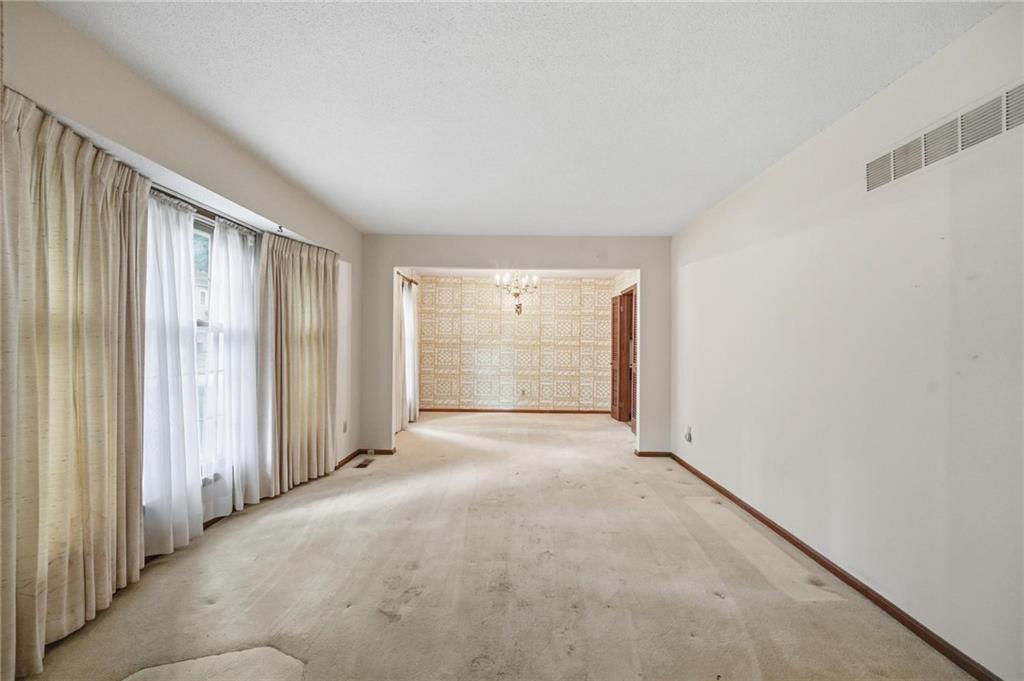 8100 Hauser Street Lenexa, KS 66215 - Photo 6 of 40