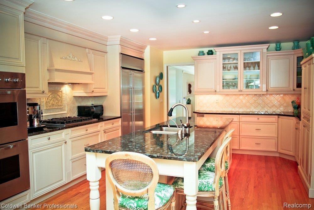 Kitchen View 2.JPG