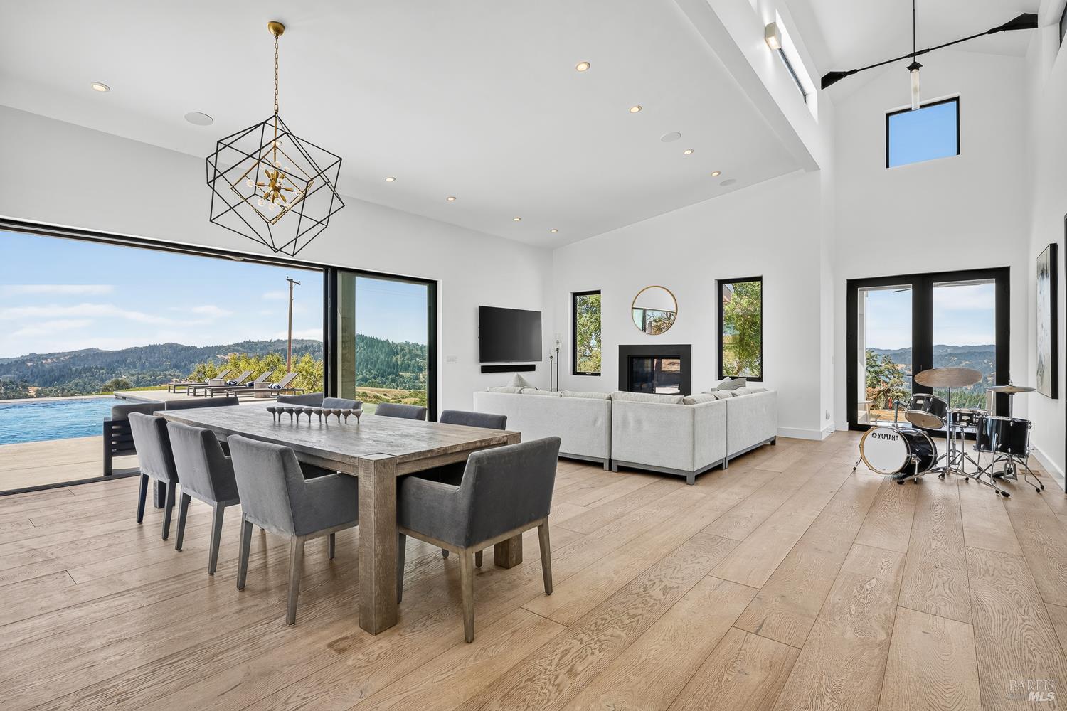 18115 Highlands Ridge Road Cloverdale, CA 95425 - Photo 11 of 87 Gallery Image 11