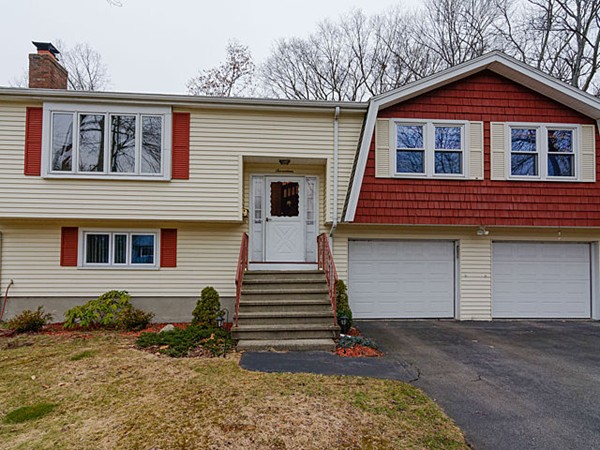 17 Pumpkin Pine Road Natick, MA 01702 - Photo 3 of 17 Gallery Image 3