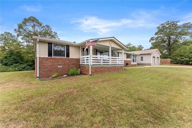 $345,000 | 1689 Old State Road, Pendergrass, GA 30567