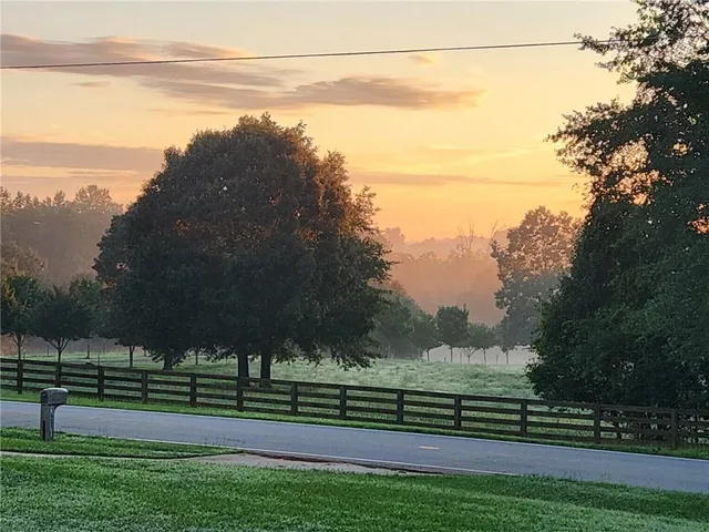 $345,000 | 1689 Old State Road, Pendergrass, GA 30567