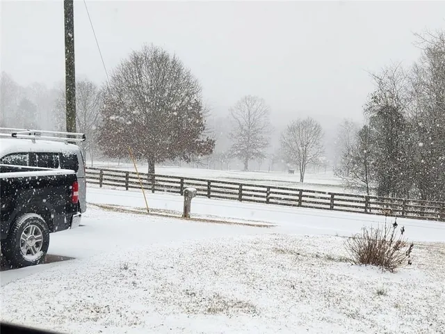 $345,000 | 1689 Old State Road, Pendergrass, GA 30567