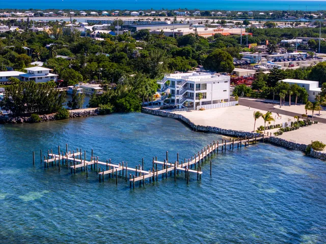 $1,975,000 | 990 41st Street, Unit 8, Marathon, FL 33050