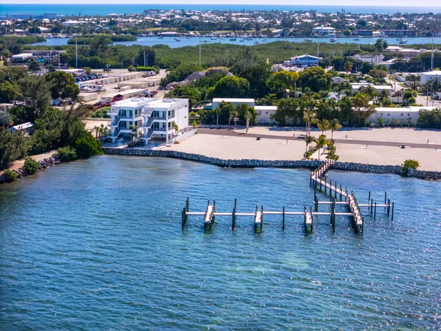 $1,975,000 | 990 41st Street, Unit 8, Marathon, FL 33050