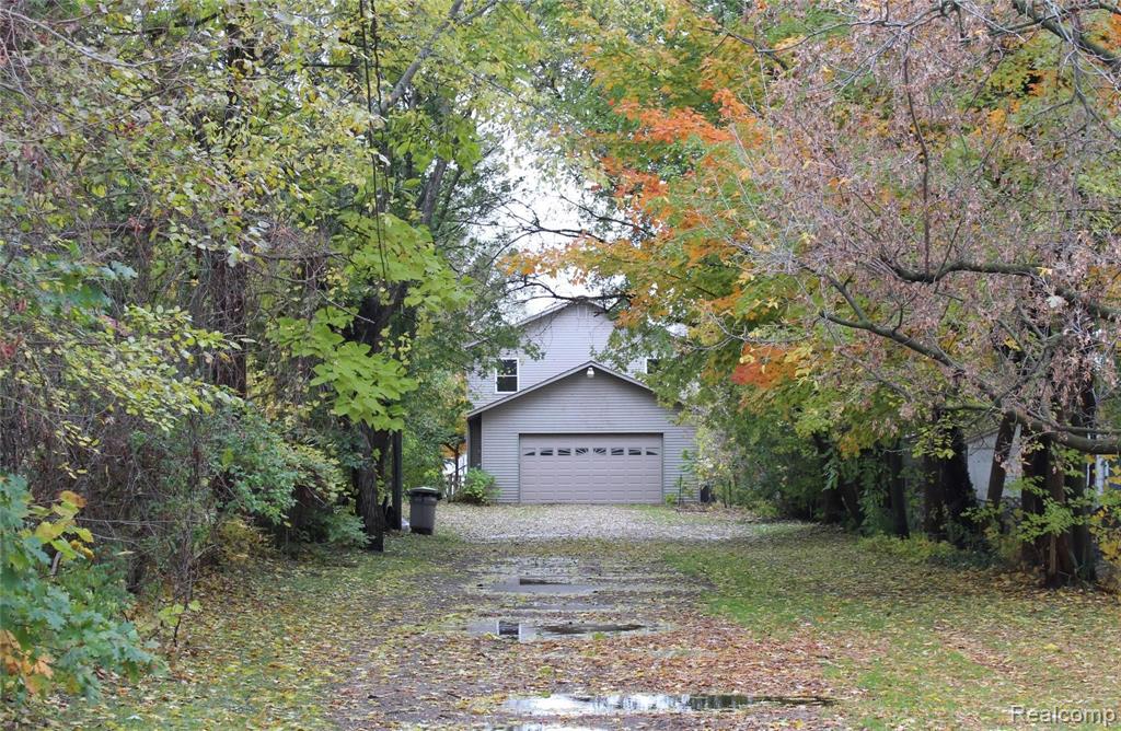 3371 Center Road Flint, MI 48506 - Photo 2 of 35