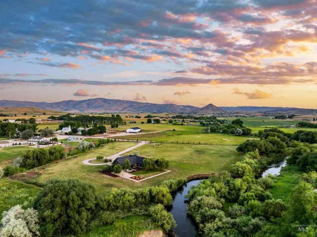 $1,390,000 | 7241 Sweet Ola Highway, Sweet, ID 83670