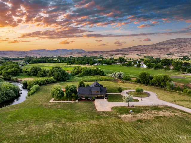 $1,390,000 | 7241 Sweet Ola Highway, Sweet, ID 83670